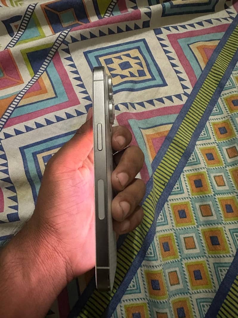 Apple iPhone 14 Pro 1