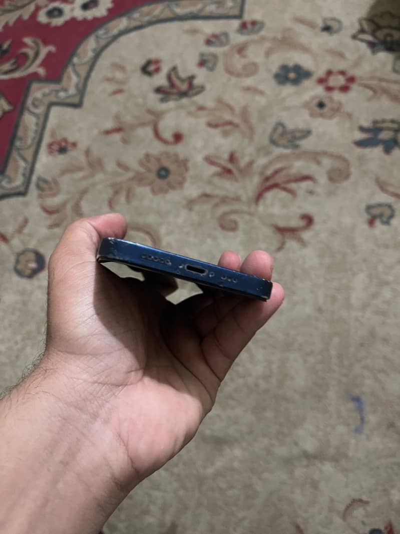 Apple iPhone 12 3
