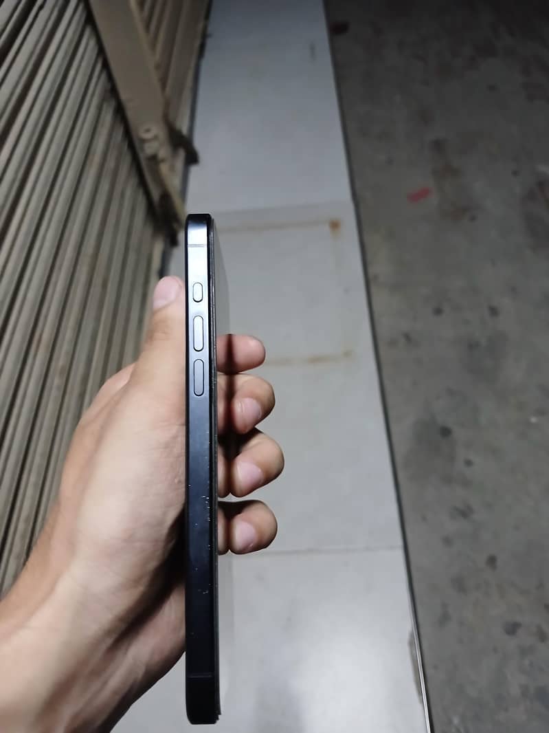Apple iPhone 15 Pro Max 0