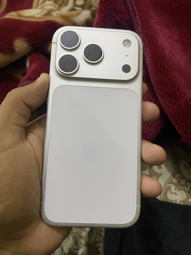 Apple iPhone 17 Pro 0