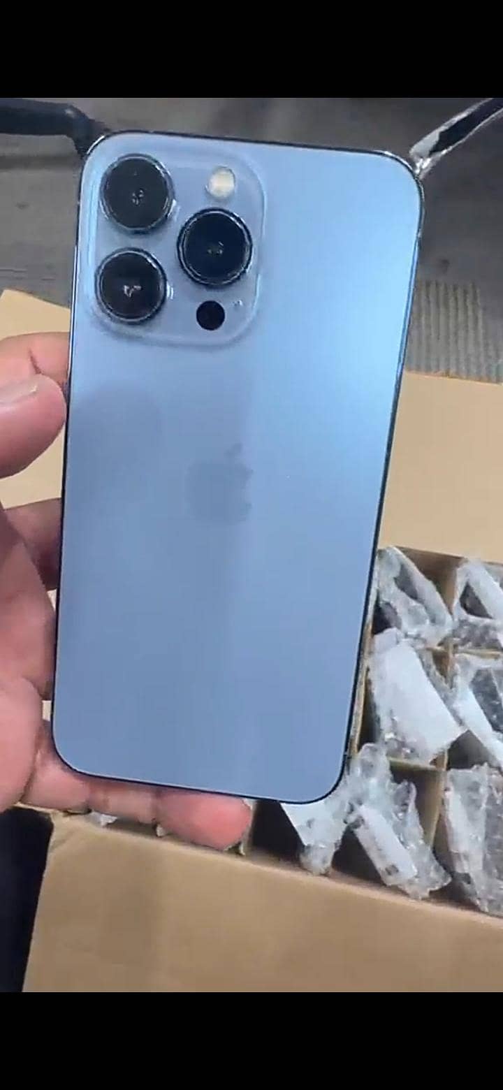 Apple iPhone 13 Pro Max 0