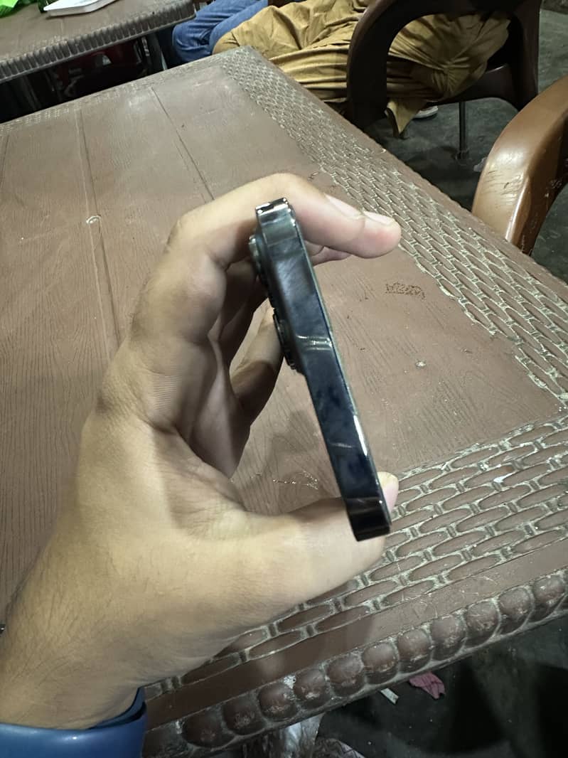 Apple iPhone 13 Pro Max 1