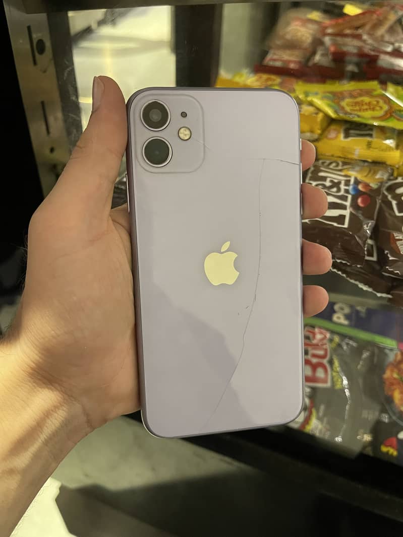 Apple iPhone 11 4