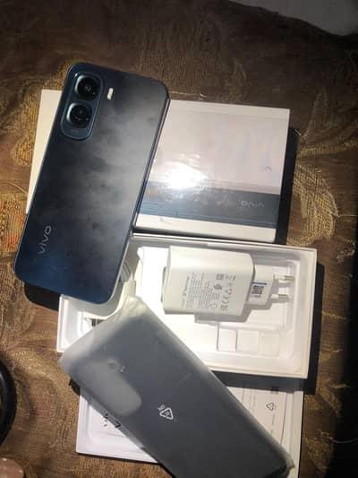 Vivo y500 8+8 256 gb dual pta just box open (Urgent sale)