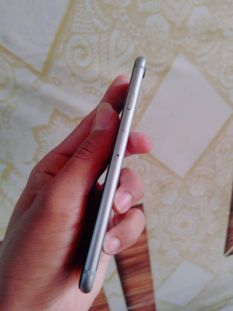 Apple iPhone 6S 8