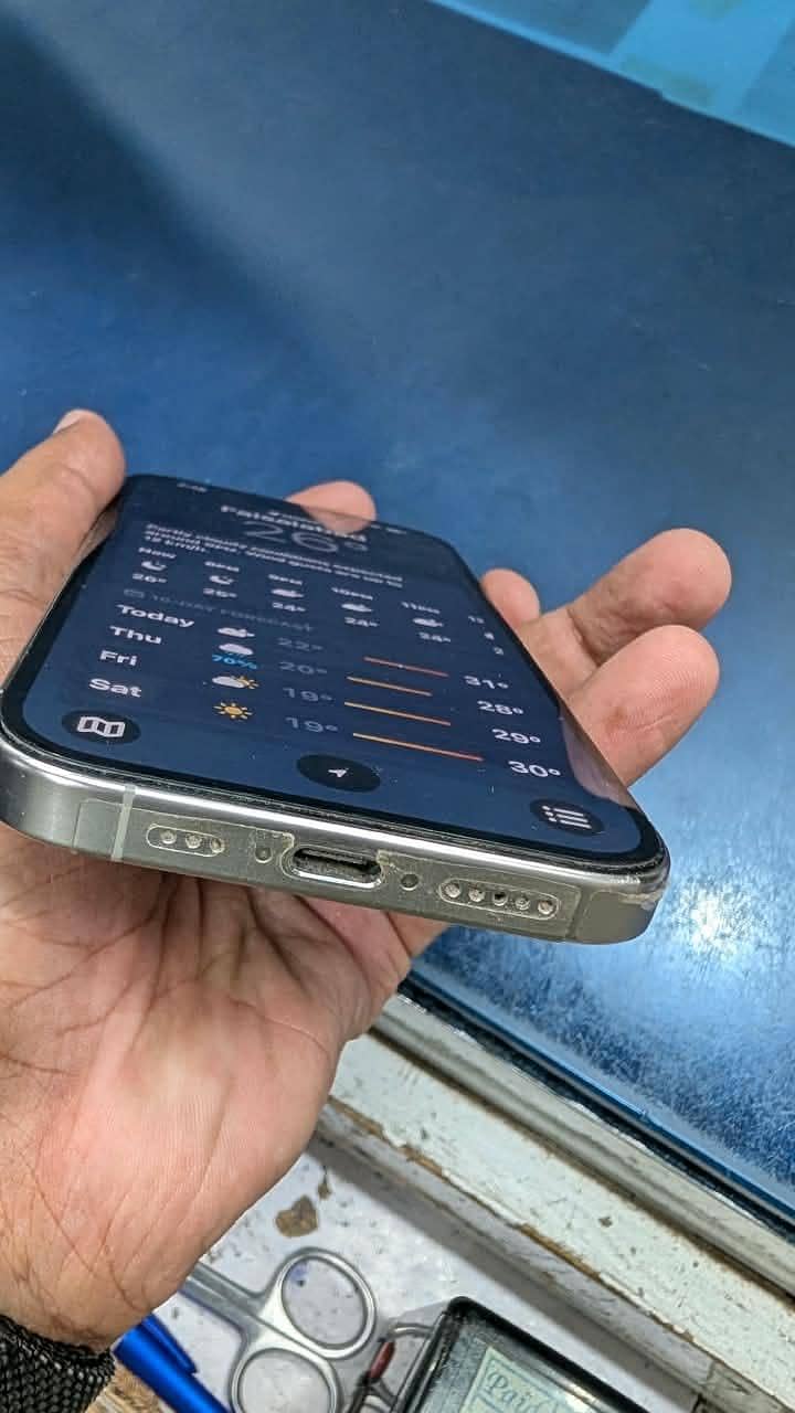 Apple iPhone 15 Pro 1