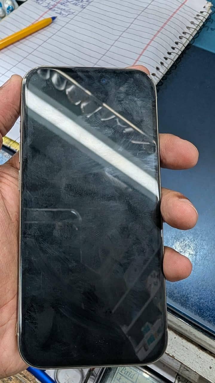Apple iPhone 15 Pro 4