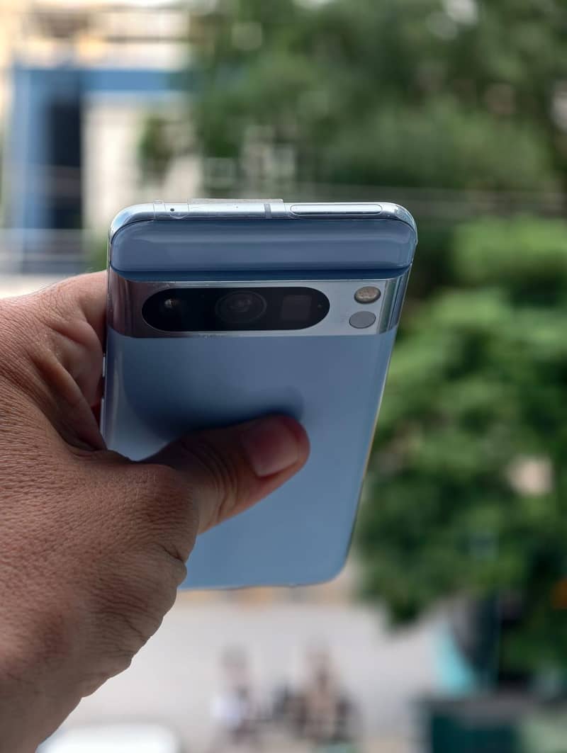 Google Pixel 8 Pro 2