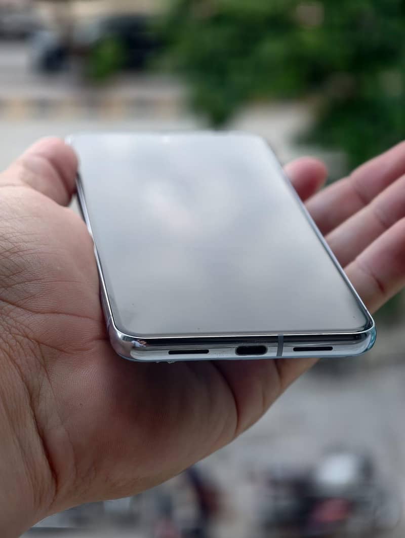 Google Pixel 8 Pro 7