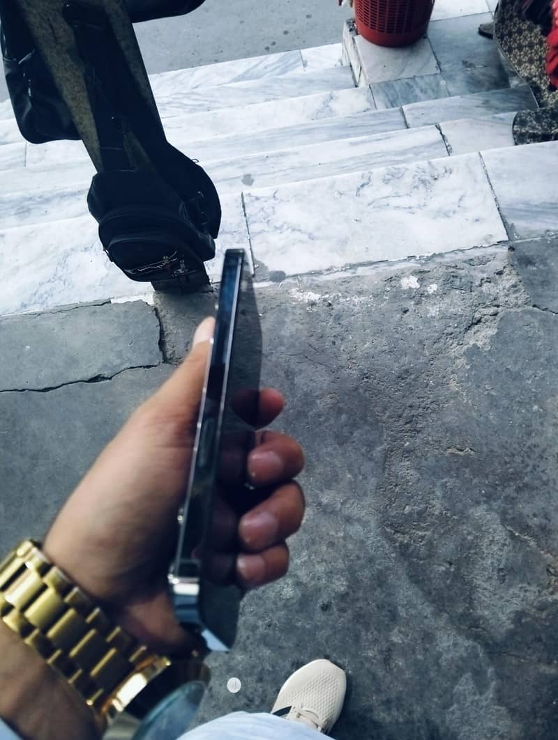 Apple iPhone 13 Pro 1