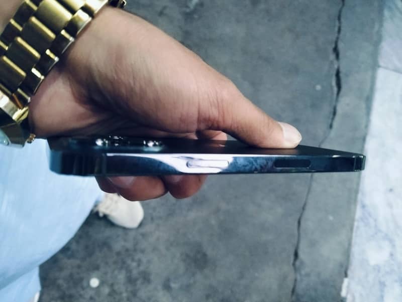 Apple iPhone 13 Pro 3