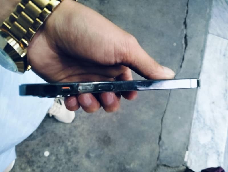 Apple iPhone 13 Pro 6