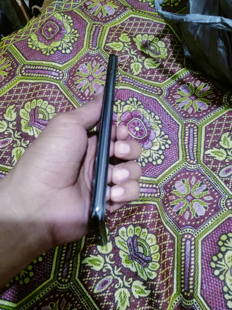 Vivo V20 4