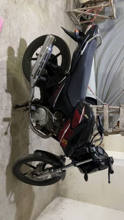 Yamaha YBR 125 black colour