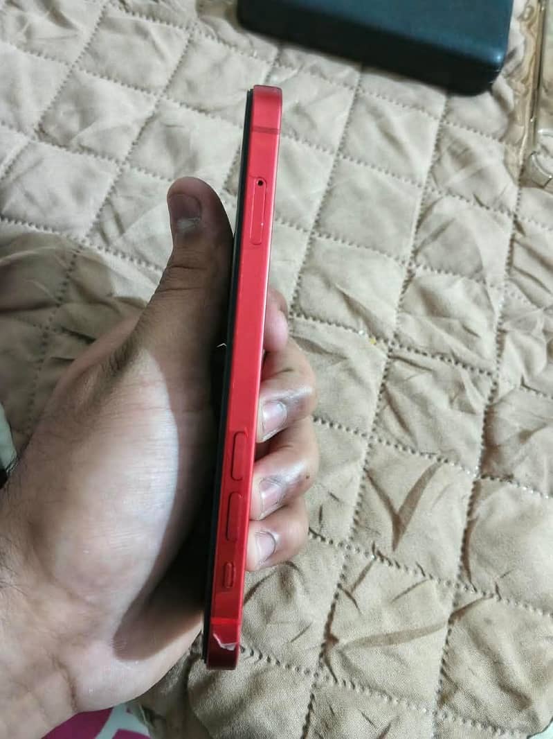 Apple iPhone 12 4
