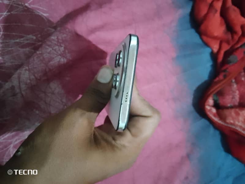 Tecno SPARK 30 Pro 2