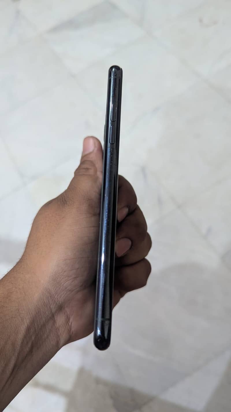 Apple iPhone 11 Pro Max 3