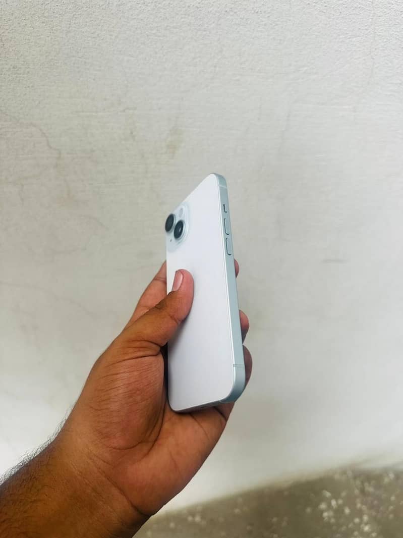 Apple iPhone 15 2