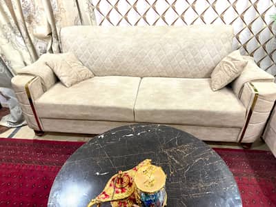 Fancy, Luxurious & Comfortable 7 Seater Sofa Set.