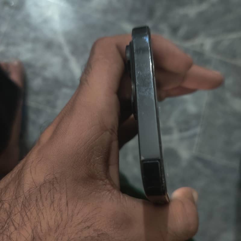 Apple iPhone 14 Pro Max 2