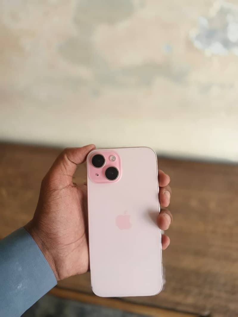 Apple iPhone 15 4