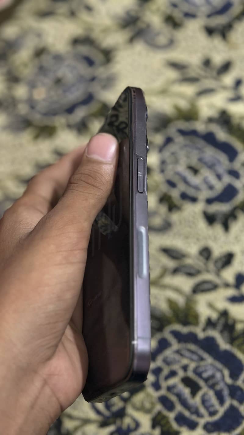 Apple iPhone 14 Pro 1