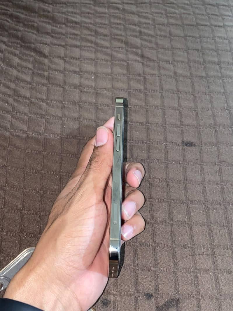 Apple iPhone 12 Pro 6