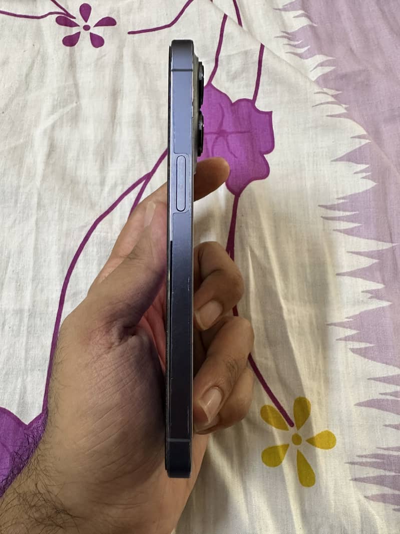 Apple iPhone 13 Pro 2
