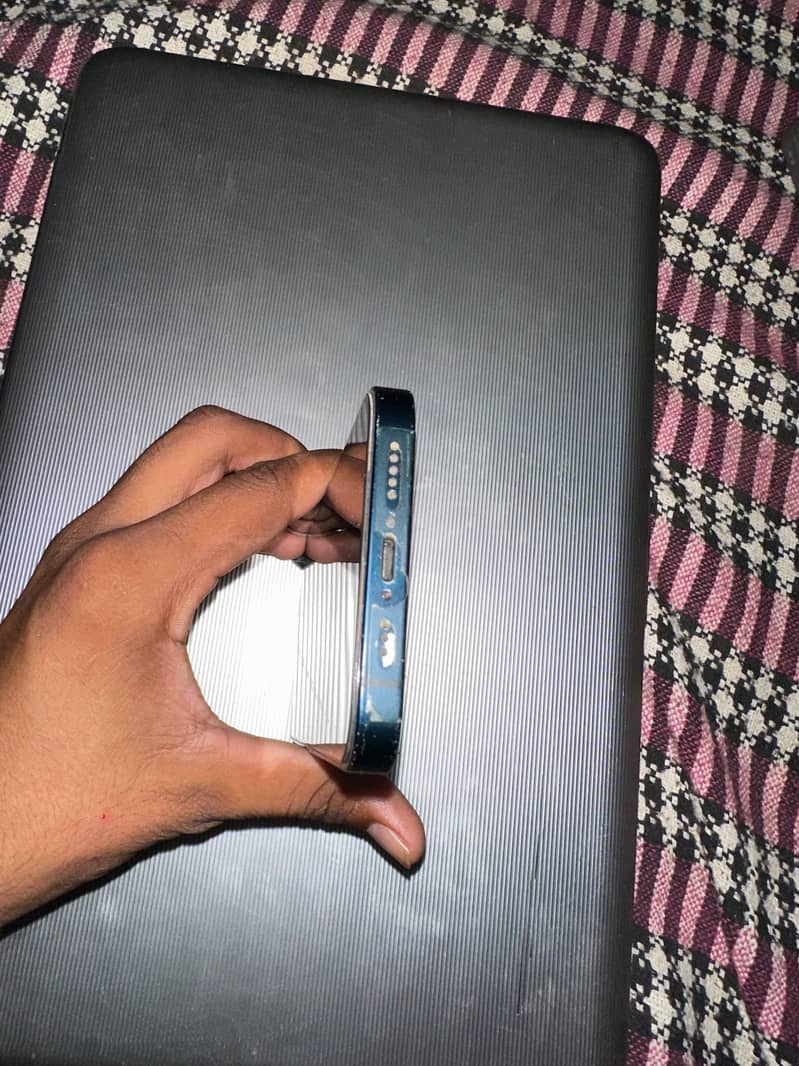 Apple iPhone 13 3
