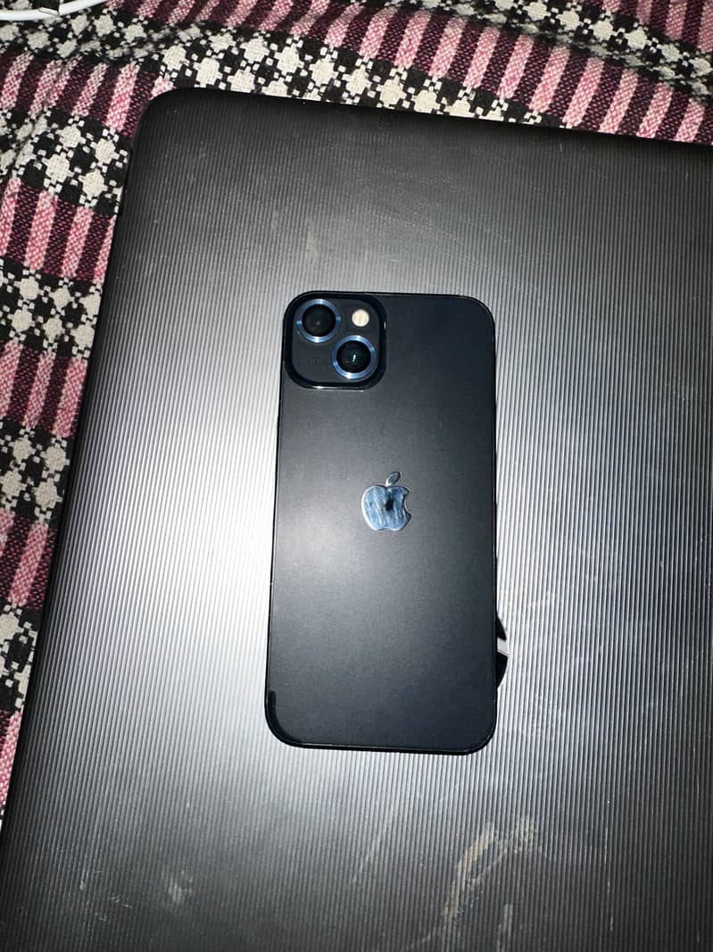 Apple iPhone 13 4