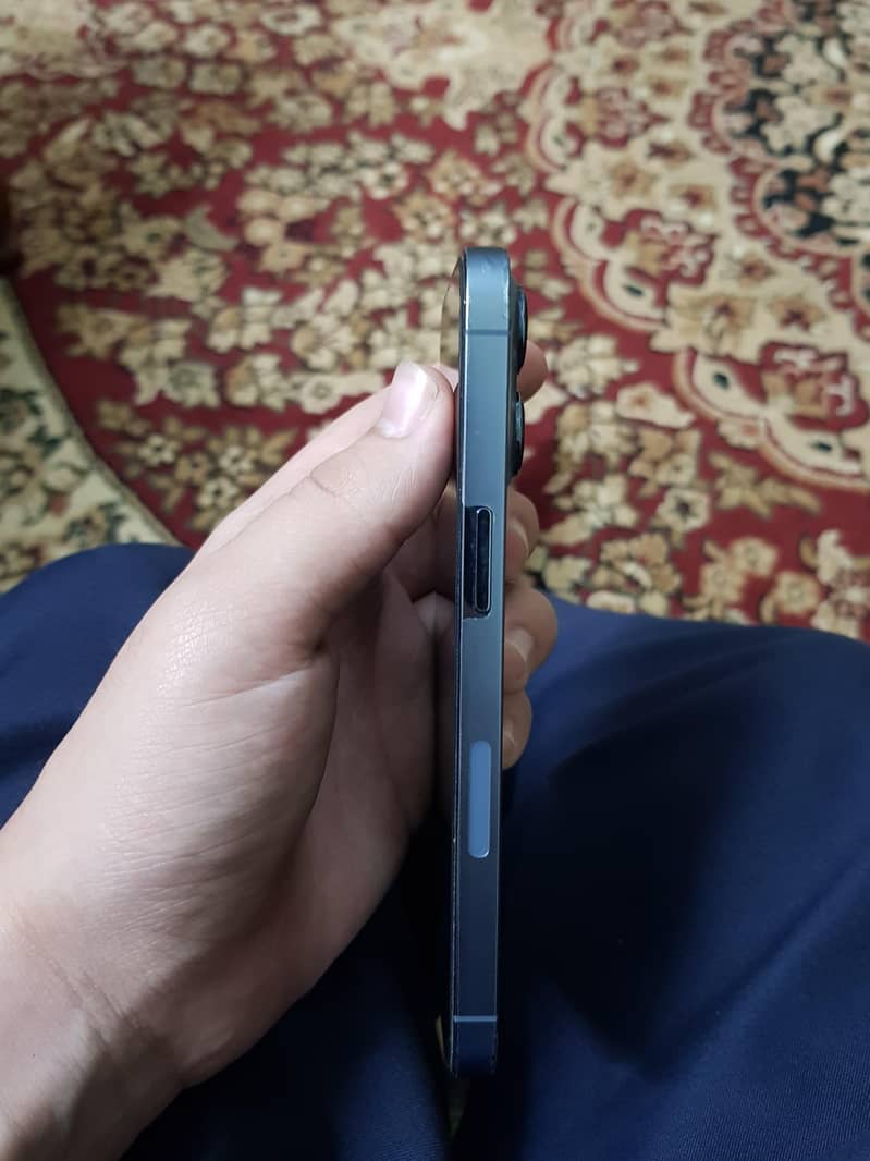 Apple iPhone 13 Pro 2