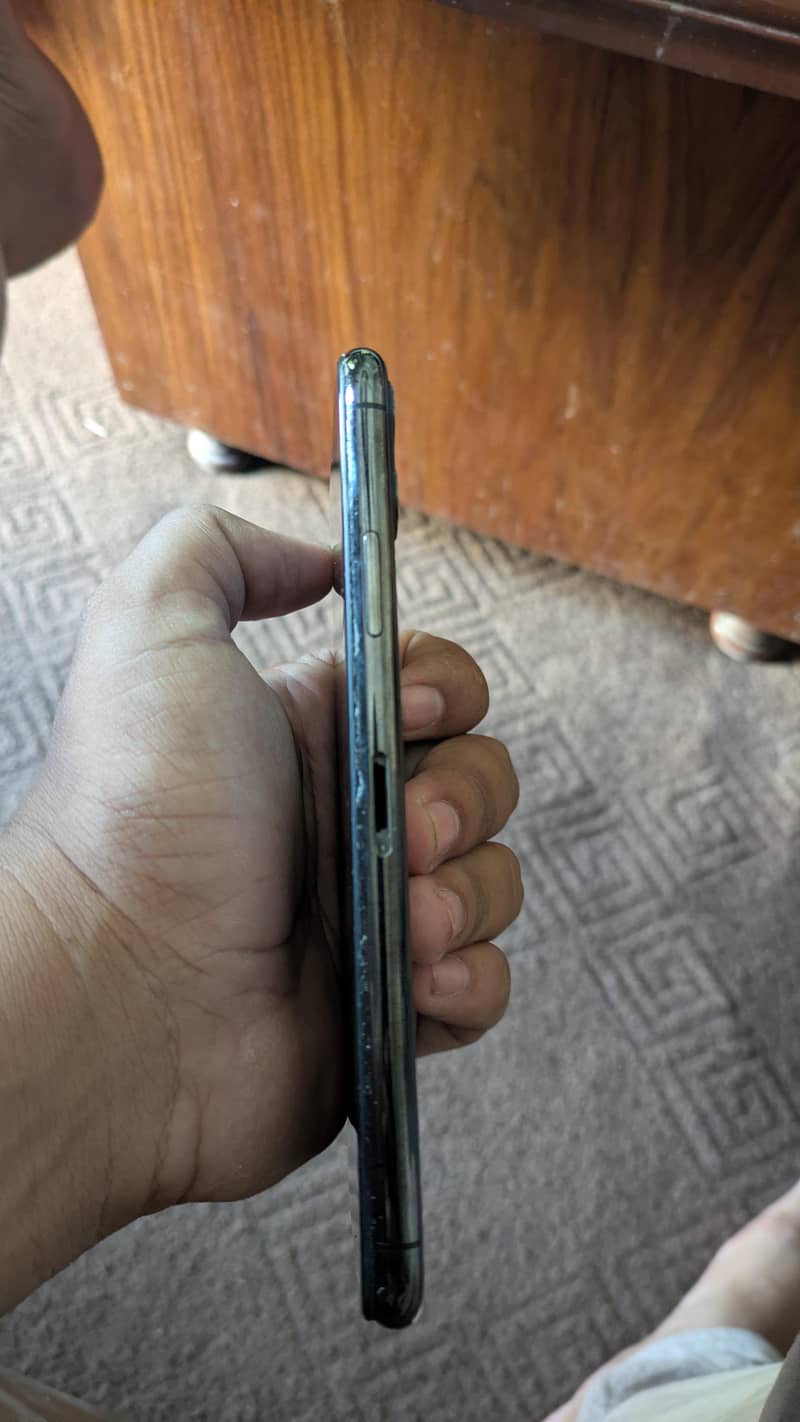 Apple iPhone 11 Pro Max 3