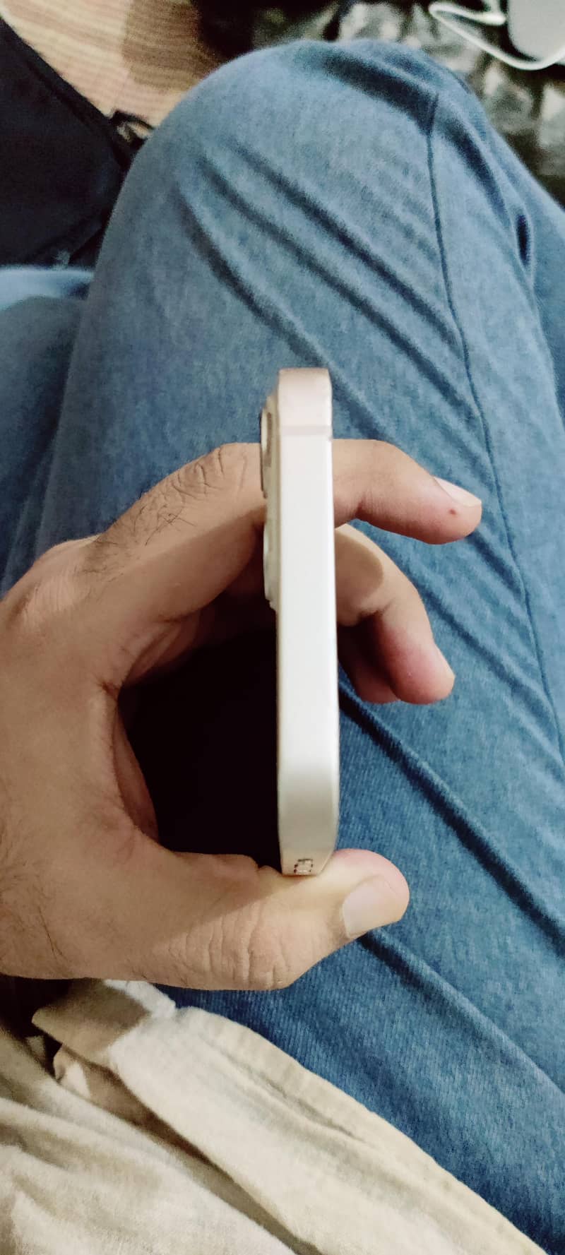 iPhone 13 4