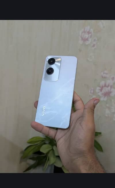 Vivo Y18 . ram 4+4. rom,128 . . Contact Number 03151550350