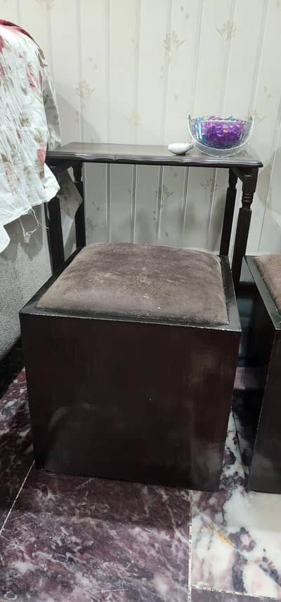 centre table with 6 stools