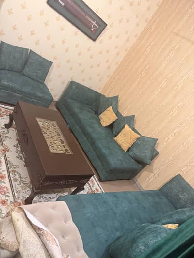 Used sofa set for urgent sale 7 seater couch table  03219590683