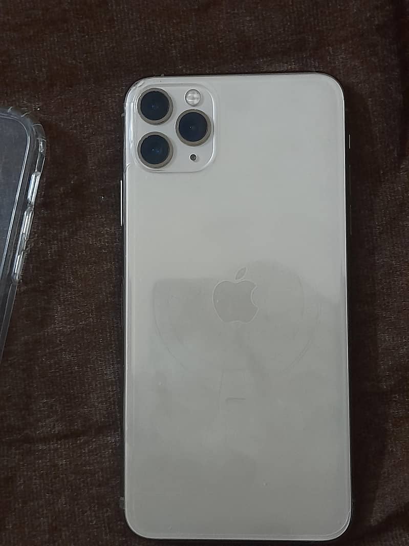 Apple iPhone 11 Pro Max 4