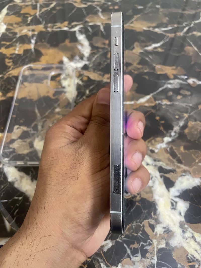 Apple iPhone 12 Pro 2