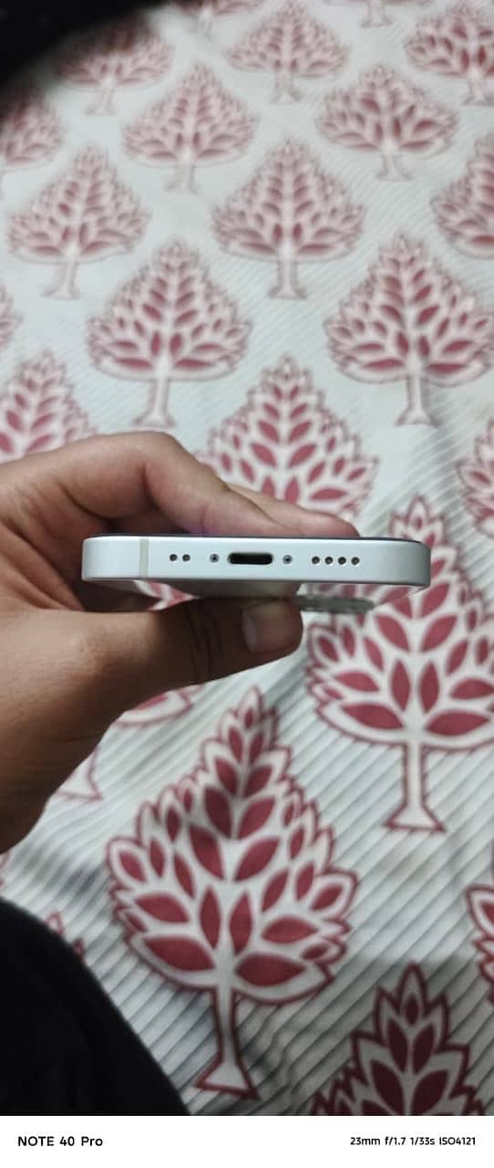 Apple iPhone 13 mini 6
