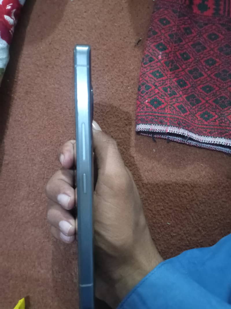 Aquos r7 3