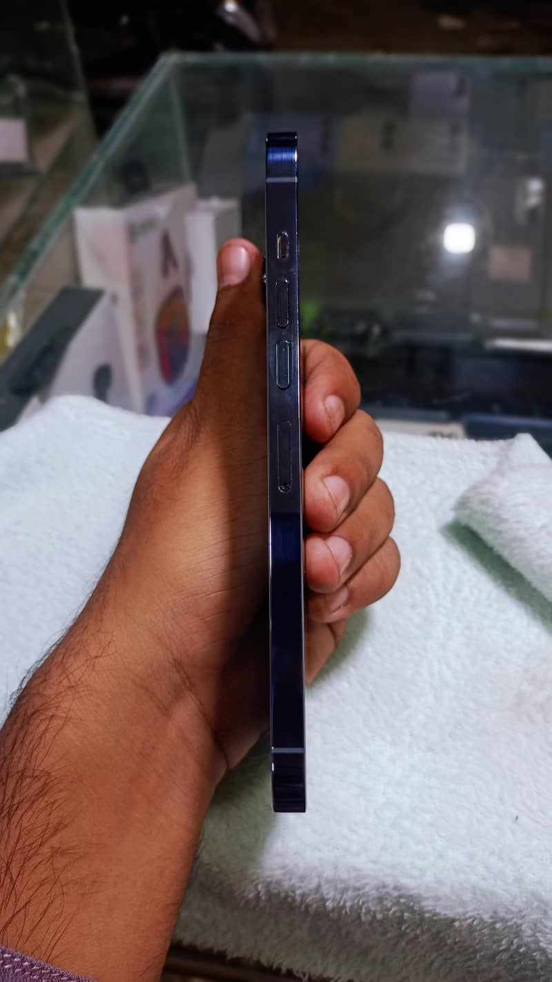 Apple iPhone 13 Pro Max 3
