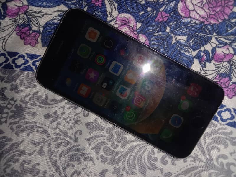 Apple iPhone 8 0