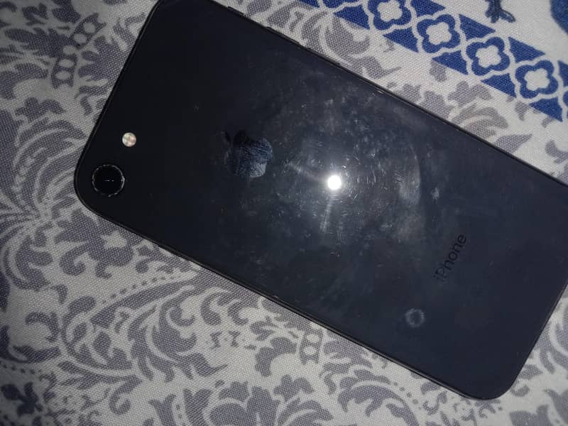 Apple iPhone 8 1