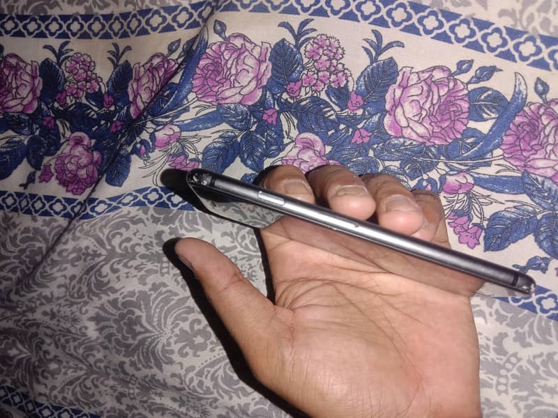 Apple iPhone 8 3