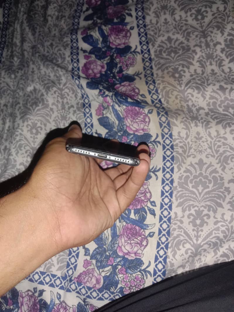 Apple iPhone 8 4