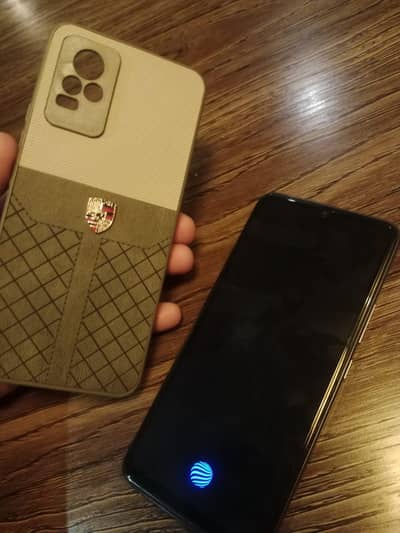 vivo V20 8/128 with charger in good condition 10/8