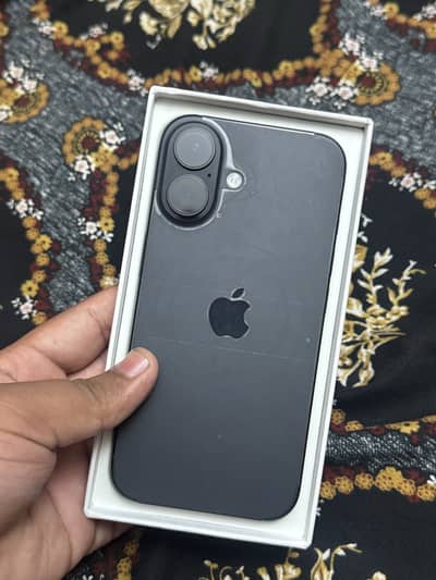 Apple iPhone 16