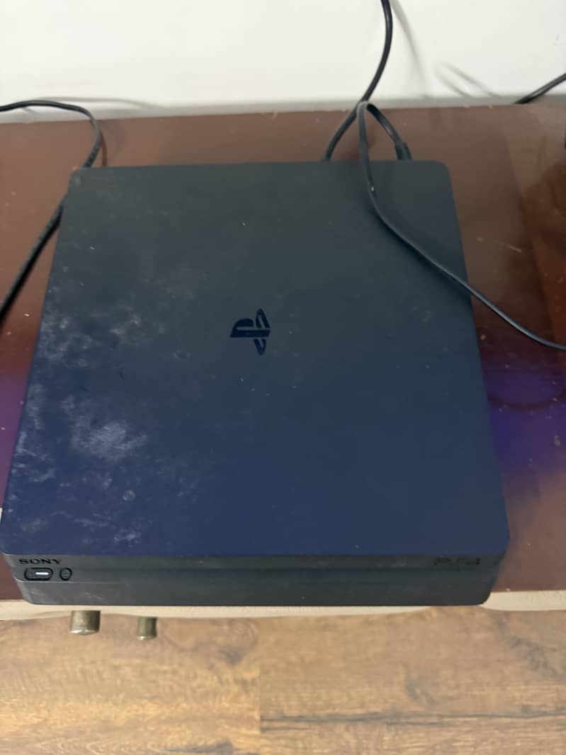 PS4 Slim 0