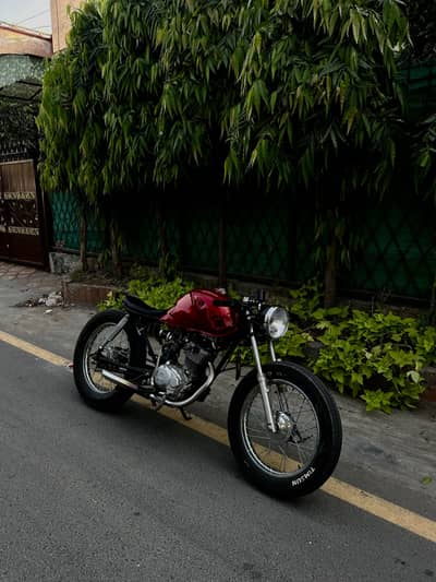 CUSTOM BUILD CAFE RACER