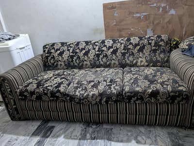 use sofa set 7 seater urgent sale